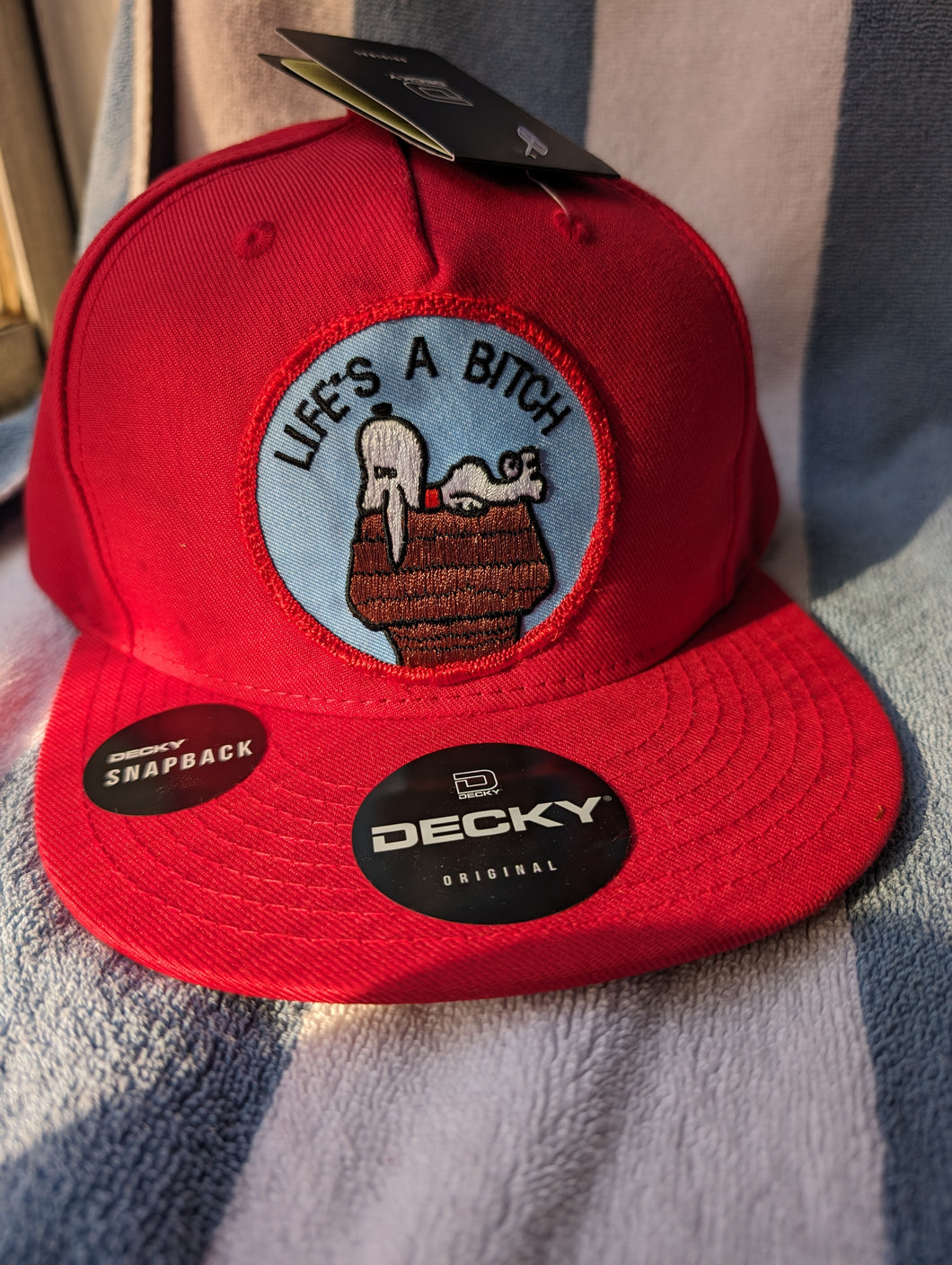 Snoopy Hat, Charlie Brown Snoopy hat, red Snoopy Vintage flat brim DECKY snapback