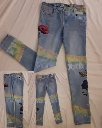 Tie dye jeans, Women's size 26W x 28L, size 2 tie dye jeans